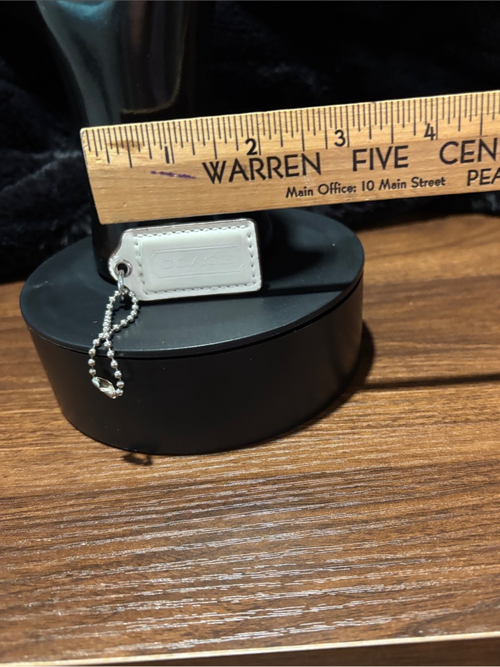 Coach Hang Tag White with Silver Chain - Picture 5 of 5